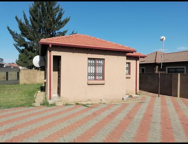 2 BEDROOM HOUSE FOR SALE IN ELANDSPOORT